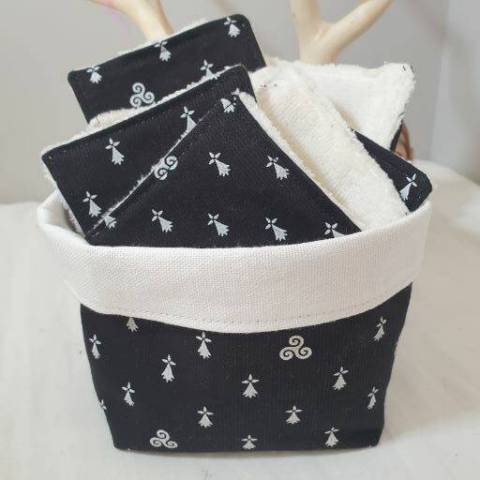 Lingettes dmaquillantes x5 et leur panier breizh noir