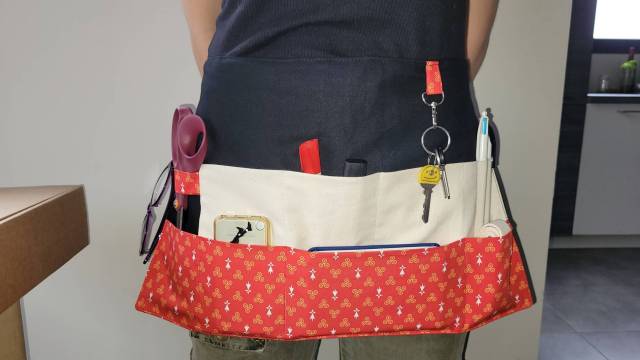 Tablier multipoches - maitresse rouge