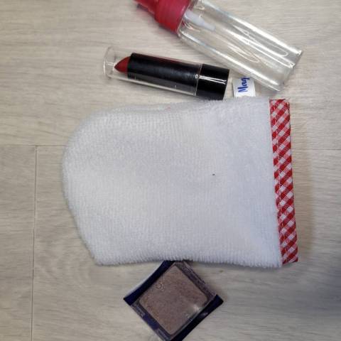 Gant dmaquillage blanc