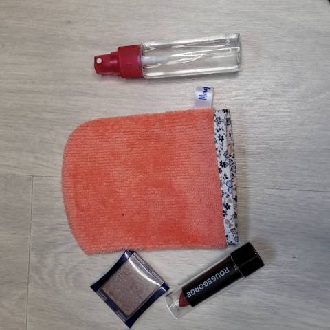 Gant dmaquillage saumon