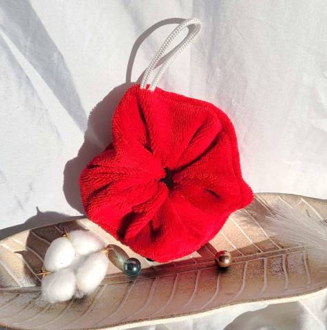 Fleur de douche rouge